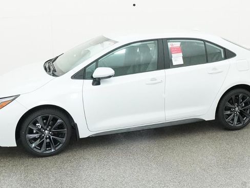 New 2026 Toyota Corolla SE FWD image 4