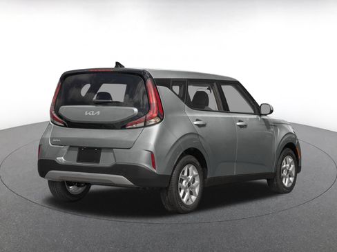 Used 2025 Kia Soul LX w/ LX Technology Package FWD image 2