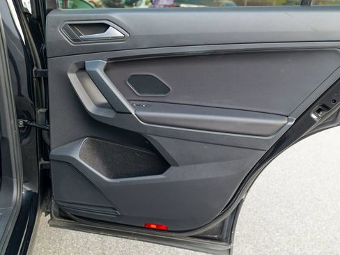 Used 2019 Volkswagen Tiguan SE AWD/4WD image 28