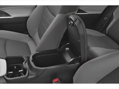 Used 2024 Toyota RAV4 XLE FWD image 10