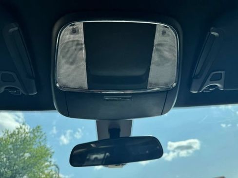 Used 2022 Dodge Charger SXT RWD image 18