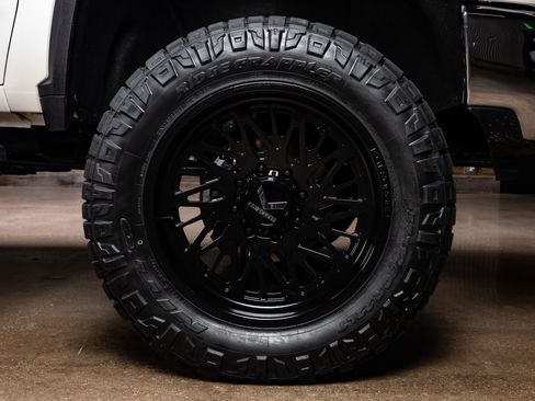 Used 2022 Chevrolet Silverado 2500 LTZ w/ LTZ Plus Package image 12