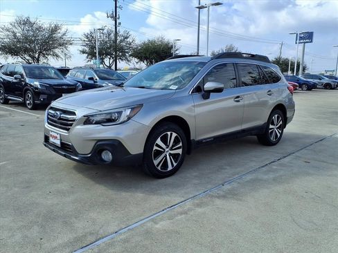 Used 2018 Subaru Outback 3.6R Limited image 3