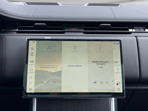 New 2026 Land Rover Range Rover SE image 14