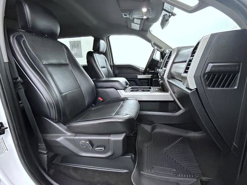 Used 2018 Ford F350 Lariat w/ Chrome Package image 15