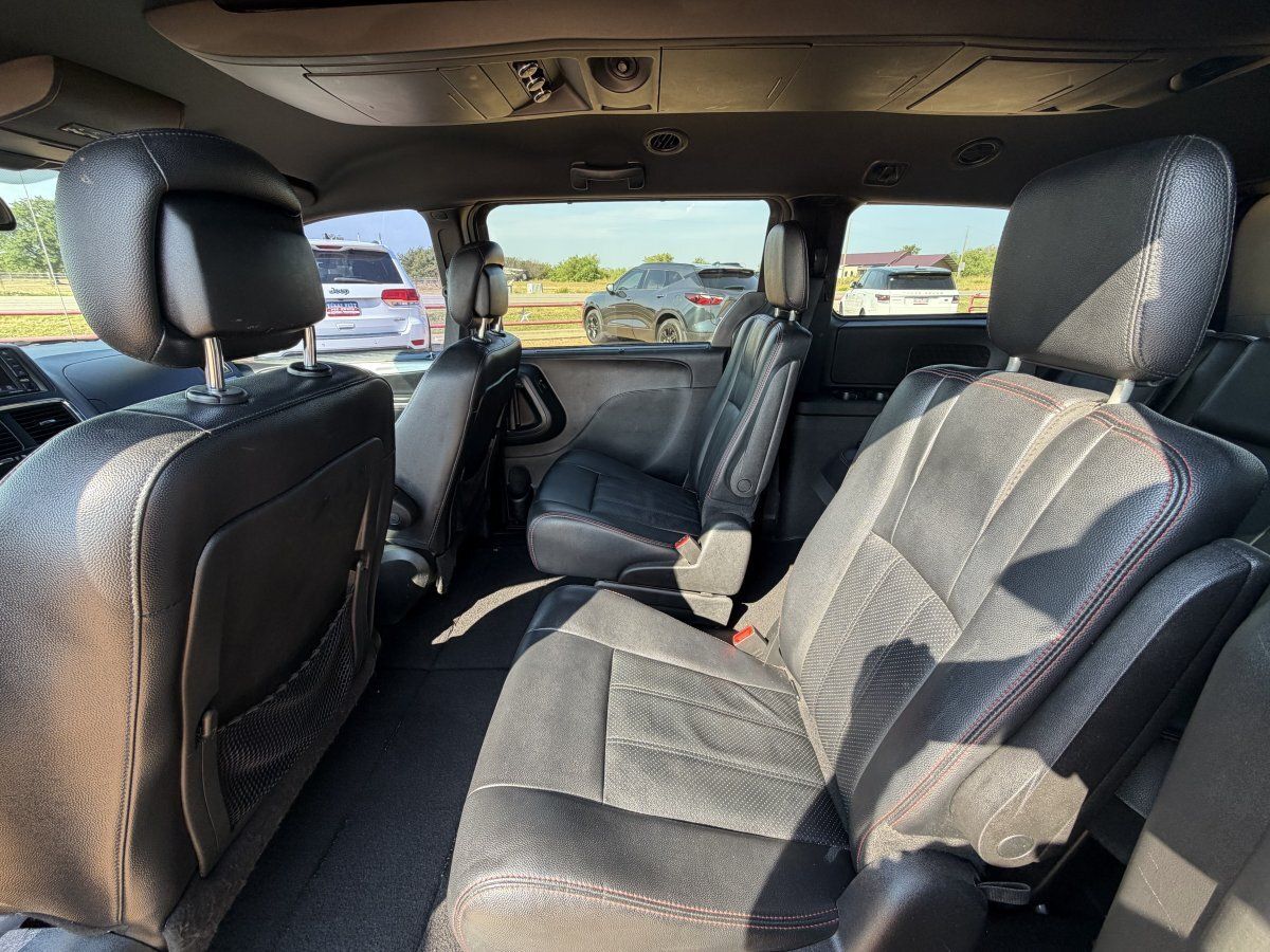 Used 2019 Dodge Grand Caravan GT FWD image 14