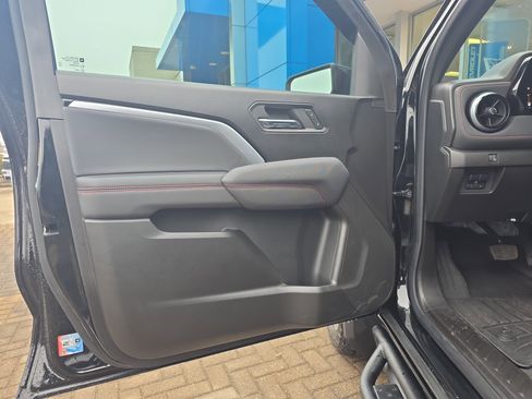 Used 2023 Chevrolet Colorado Z71 w/ Z71 Convenience Package 2 image 17