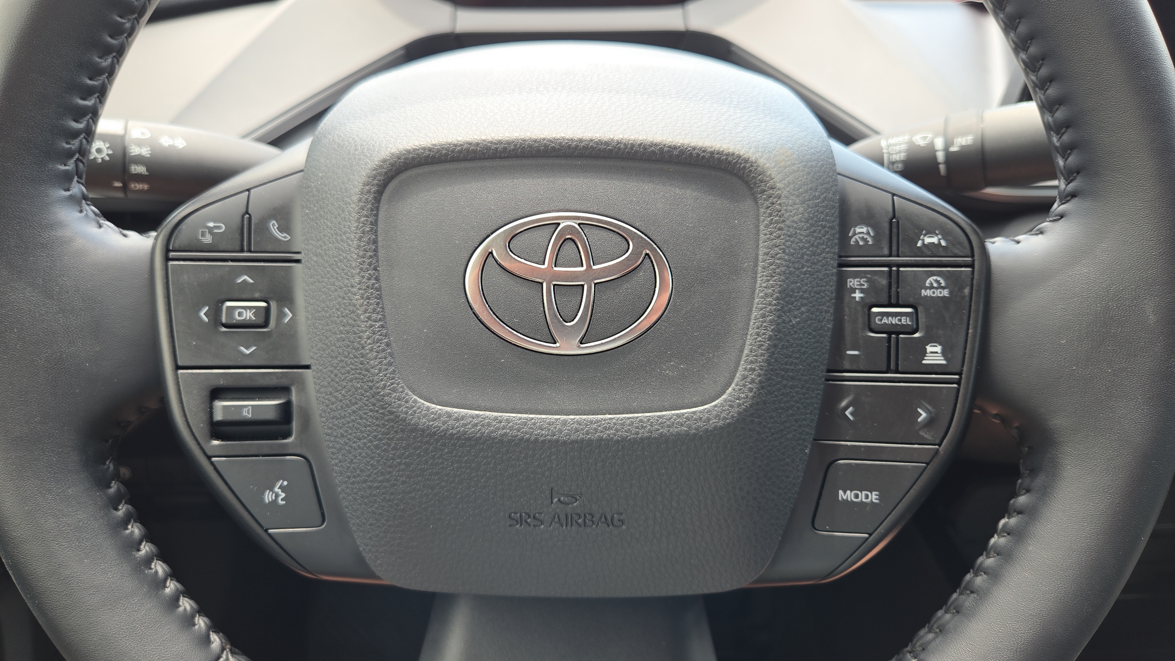 Certified 2026 Toyota Prius LE FWD image 26