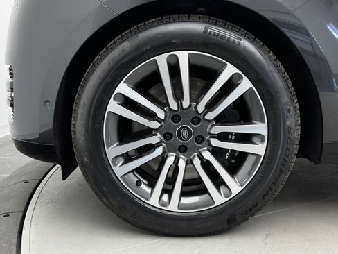 Used 2025 Land Rover Range Rover Long Wheelbase SE image 12