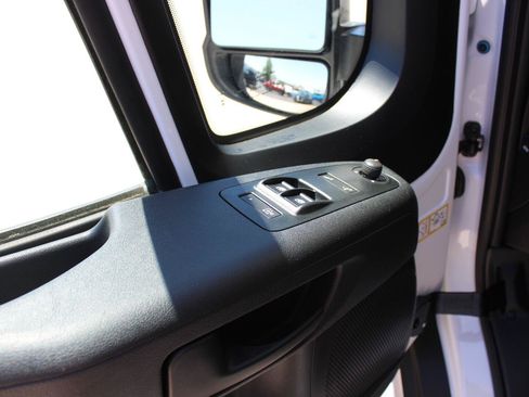 Used 2026 RAM ProMaster 2500 w/ Convenience Group FWD image 11