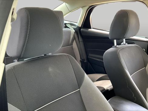 Used 2014 Ford Focus SE FWD image 9