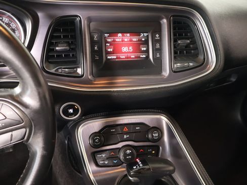 Used 2016 Dodge Challenger SXT RWD image 5