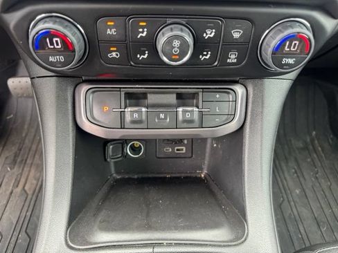 Used 2022 GMC Acadia AT4 w/ Technology Package AWD/4WD image 13