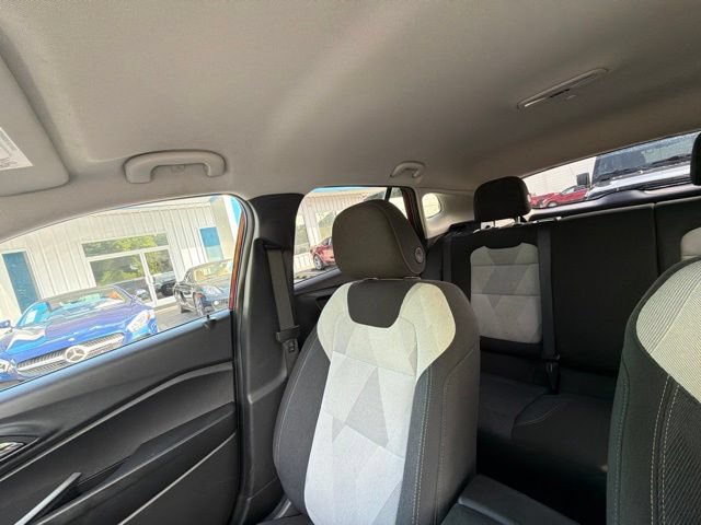 Used 2025 Chevrolet Trax LS FWD image 28