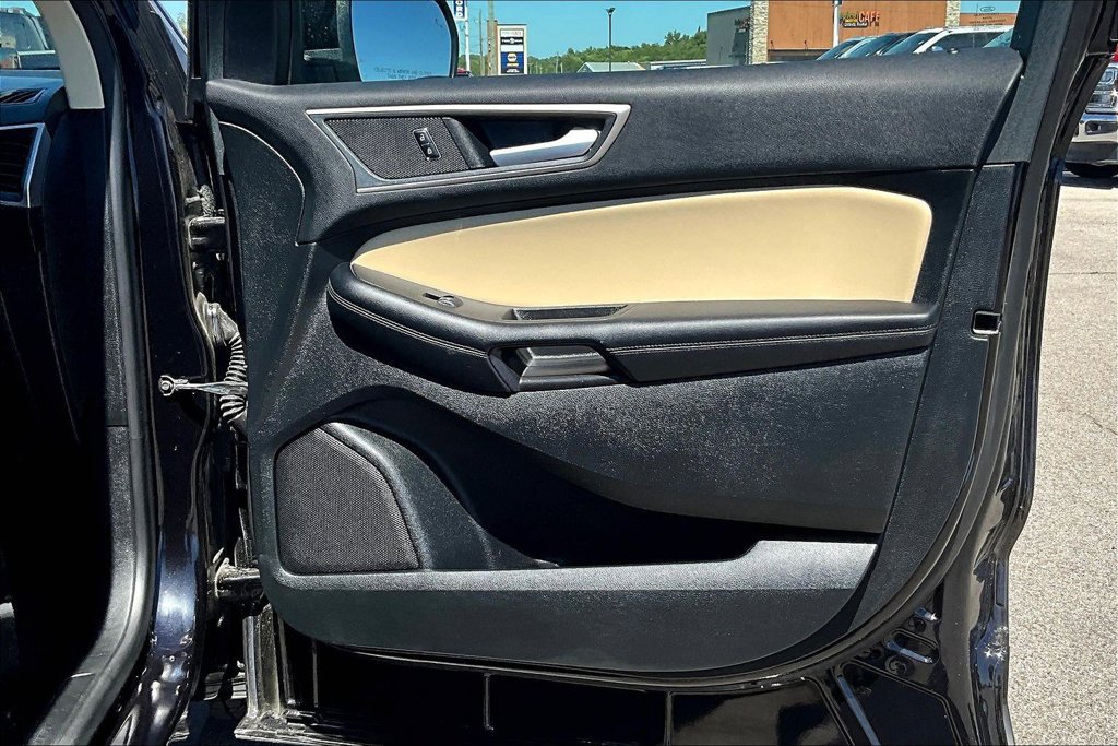 Used 2024 Ford Edge SEL AWD/4WD image 19