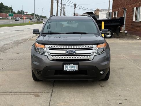 Used 2013 Ford Explorer XLT AWD/4WD image 2