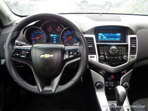 Used 2016 Chevrolet Cruze LT FWD image 10