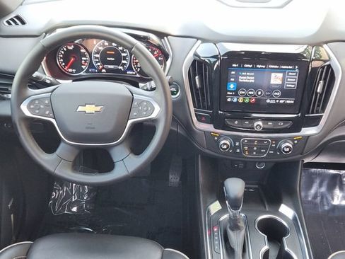 Used 2023 Chevrolet Traverse Premier FWD image 28