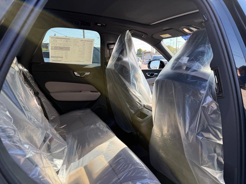 New 2027 Volvo XC60 B5 Core AWD/4WD image 5
