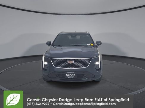 Used 2025 Cadillac XT4 Premium Luxury image 5