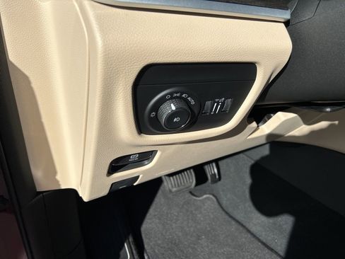 New 2025 Jeep Grand Cherokee L Limited image 9