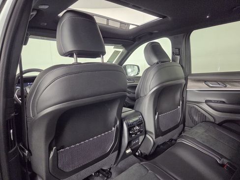 New 2026 Jeep Grand Cherokee L 2WD image 18