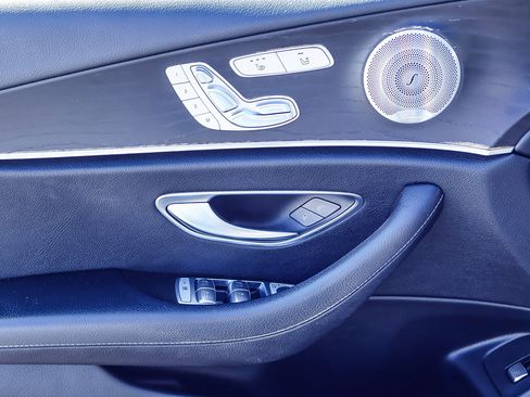 Used 2018 Mercedes-Benz E 400 4MATIC Wagon image 11