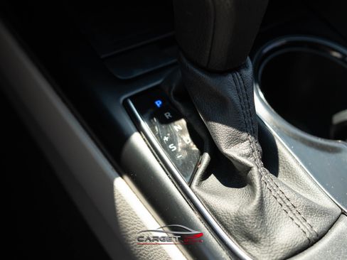 Used 2020 Toyota Camry LE image 29