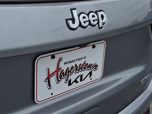 Used 2024 Jeep Compass Latitude AWD/4WD image 29