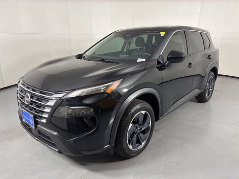 Used 2024 Nissan Rogue SV FWD image 4
