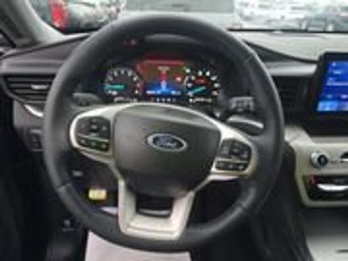 Used 2023 Ford Explorer XLT w/ Class IV Trailer Tow Package image 7