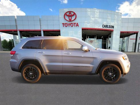 Used 2017 Jeep Grand Cherokee Limited w/ Trailer Tow Group IV image 4