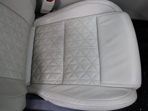 Used 2020 Nissan Maxima Platinum image 30