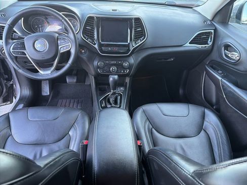 Used 2019 Jeep Cherokee Limited image 17