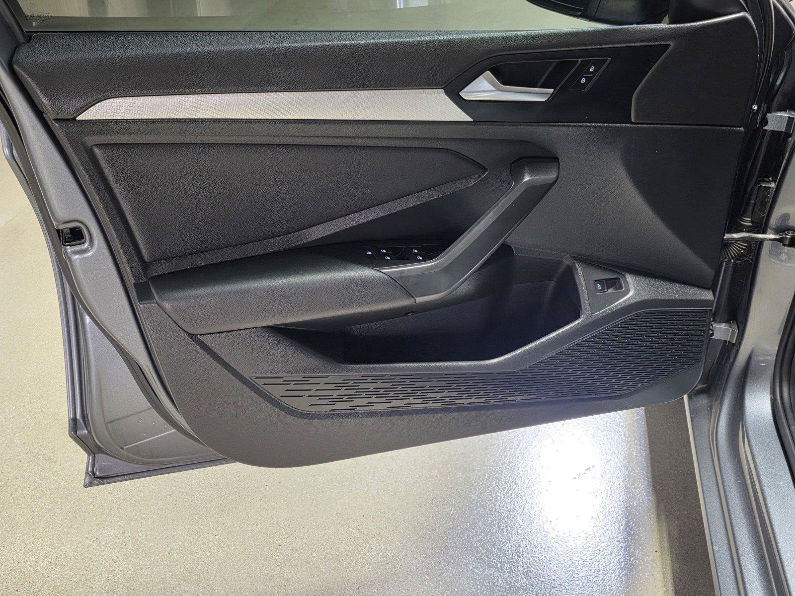 Used 2019 Volkswagen Jetta SE FWD image 16