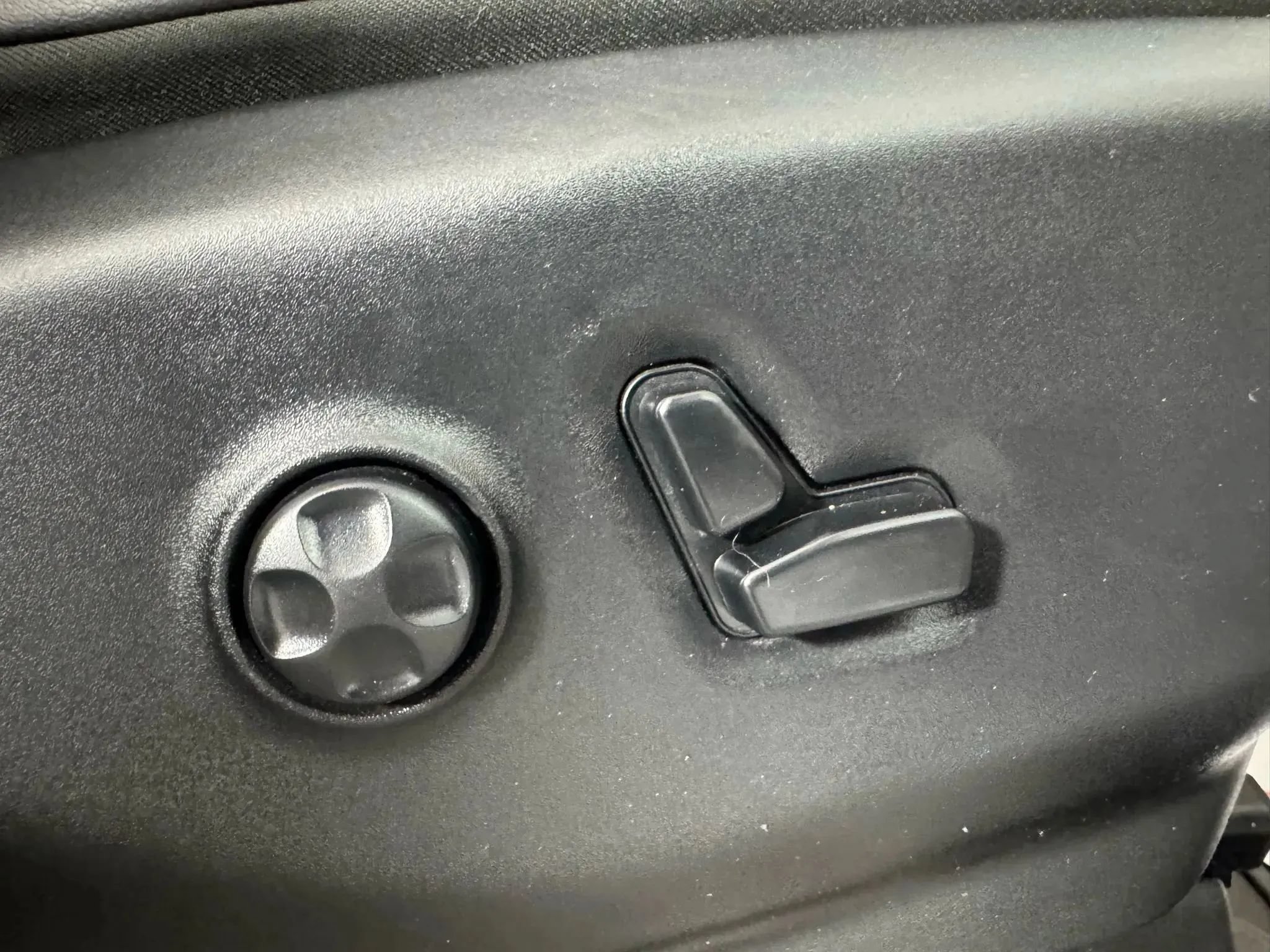 Used 2019 Chrysler Pacifica Limited FWD image 38