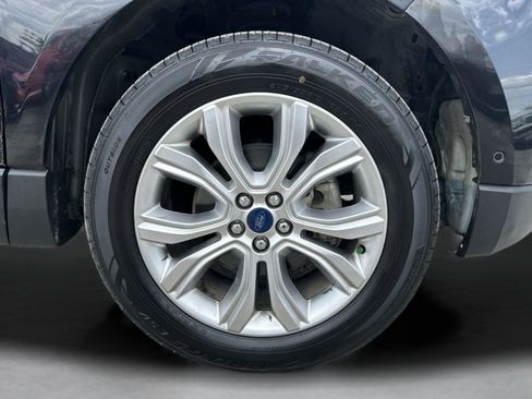 Used 2020 Ford Edge Titanium w/ Equipment Group 301A AWD/4WD image 40