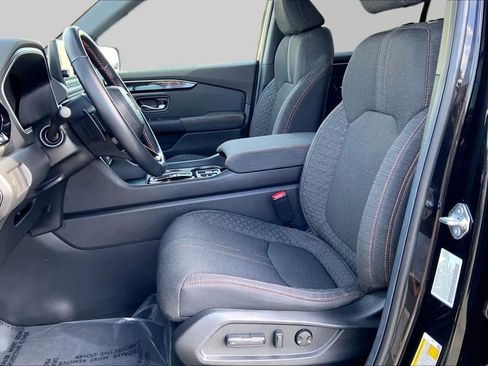 Used 2025 Honda Pilot Sport image 7