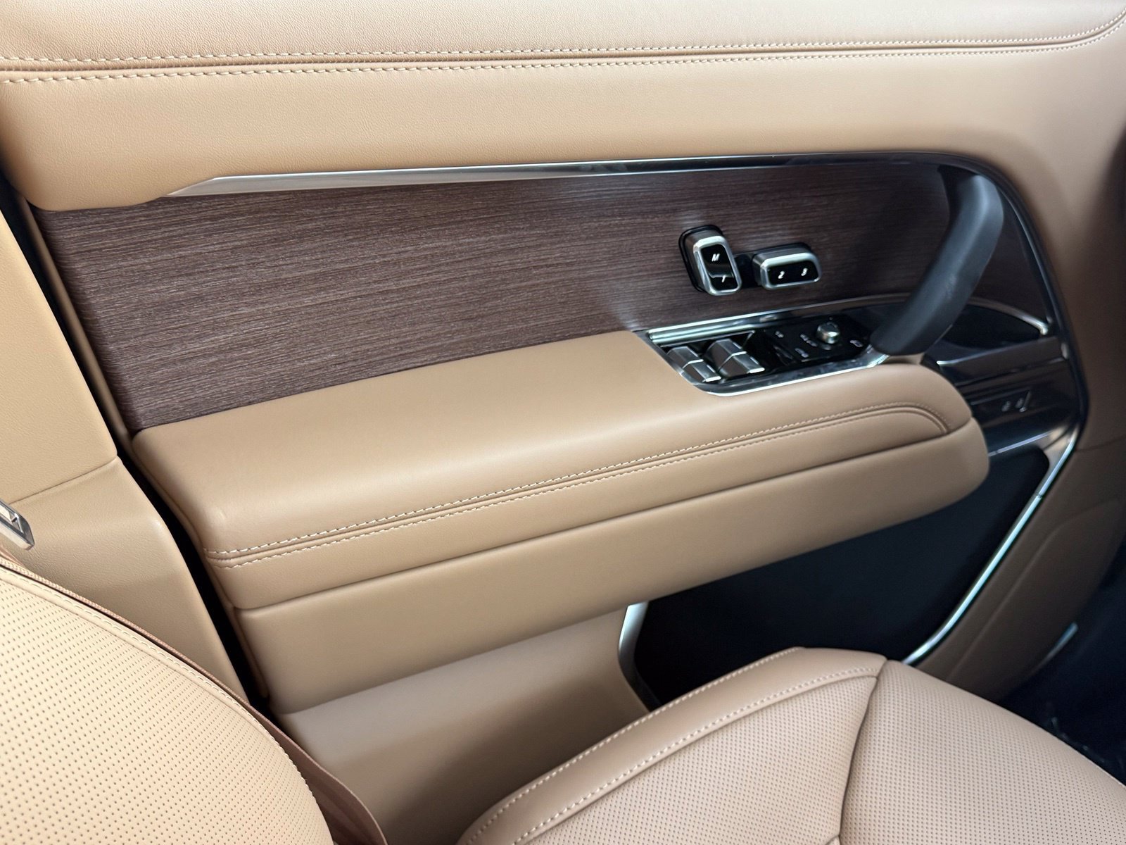 New 2026 Land Rover Range Rover SE AWD/4WD image 38