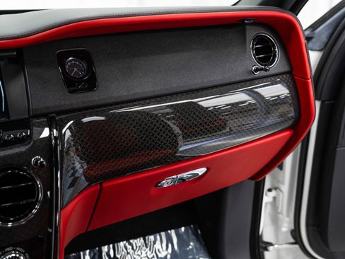 Used 2023 Rolls-Royce Cullinan Black Badge w/ Dark Exterior Package image 24