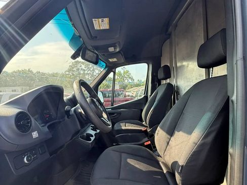 Used 2019 Mercedes-Benz Sprinter 170 image 11