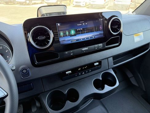 New 2025 Mercedes-Benz Sprinter 2500 image 13