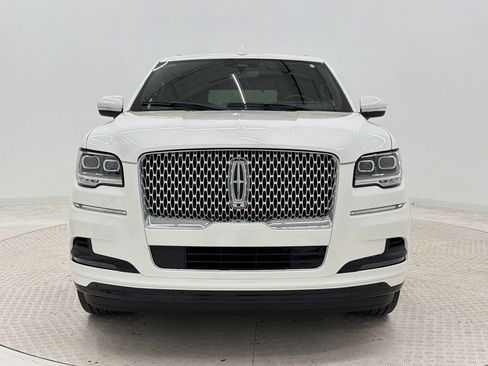 Used 2023 Lincoln Navigator Reserve AWD/4WD image 6