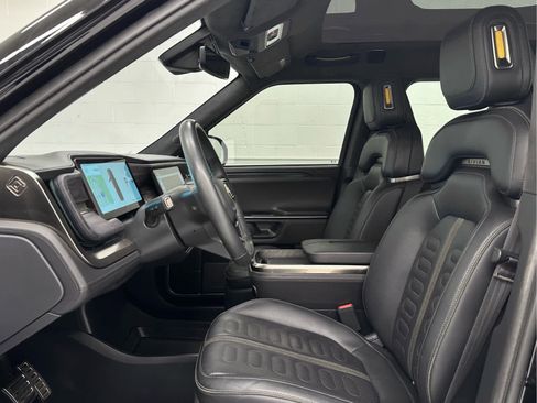 Used 2022 Rivian R1T Adventure image 11