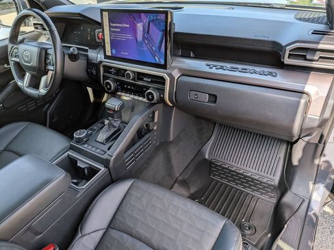 Used 2024 Toyota Tacoma TRD Off-Road w/ TRD Off Road Premium Package AWD/4WD image 33
