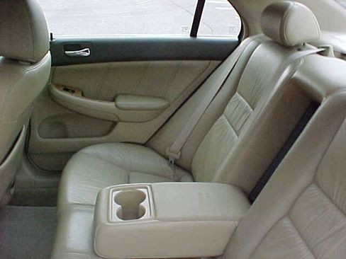 Used 2005 Honda Accord EX image 9