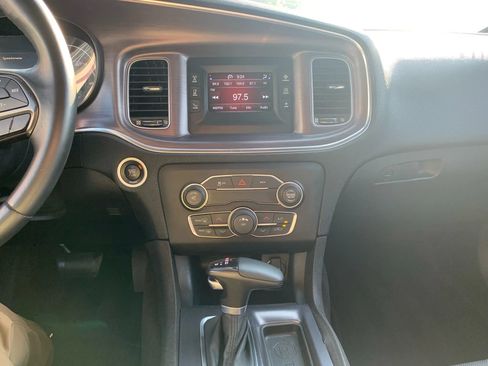 Used 2016 Dodge Charger SE image 15