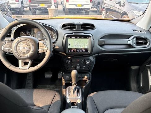 Used 2023 Jeep Renegade Latitude AWD/4WD image 8