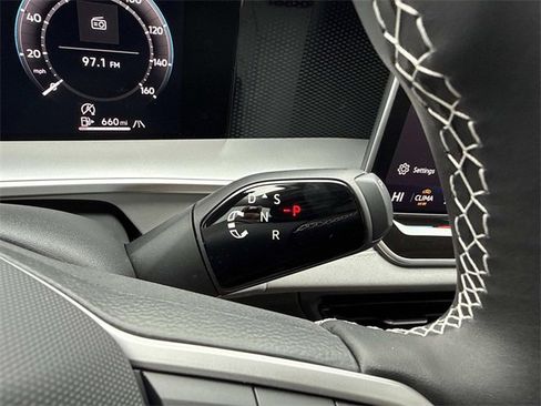 New 2026 Volkswagen Tiguan SE image 22