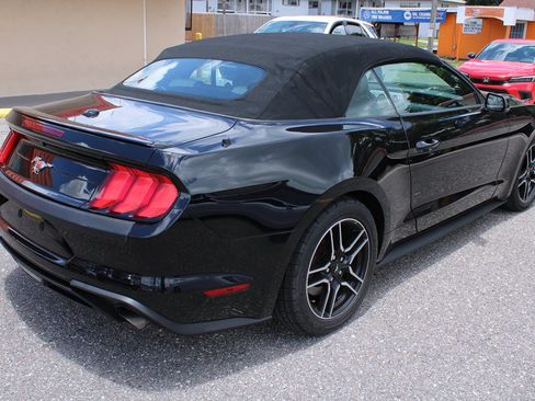 Used 2018 Ford Mustang Premium RWD image 6